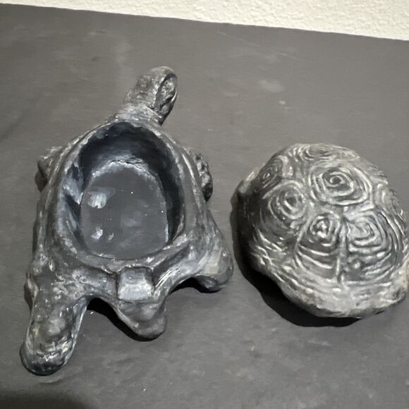 Hand Cast Clay Pottery Turtle Trinket Box Hen-Feathers - Picture 6 of 11